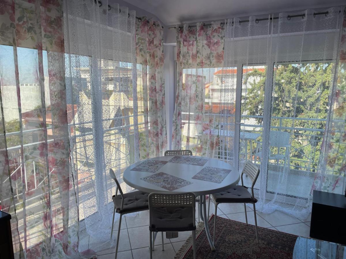 Awesome Home 3' From Metro เอเธนส์ ภายนอก รูปภาพ