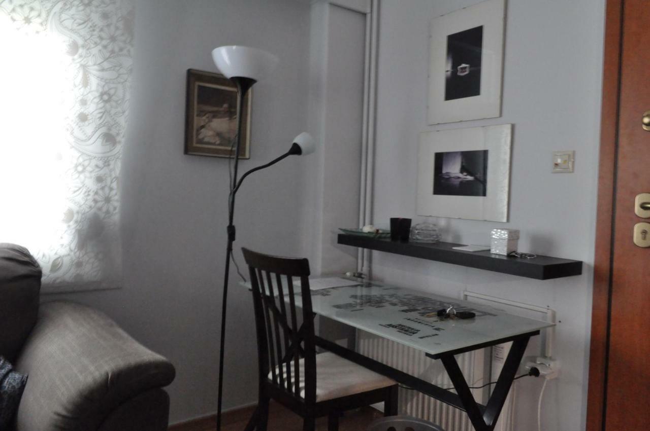 Awesome Home 3' From Metro เอเธนส์ ภายนอก รูปภาพ