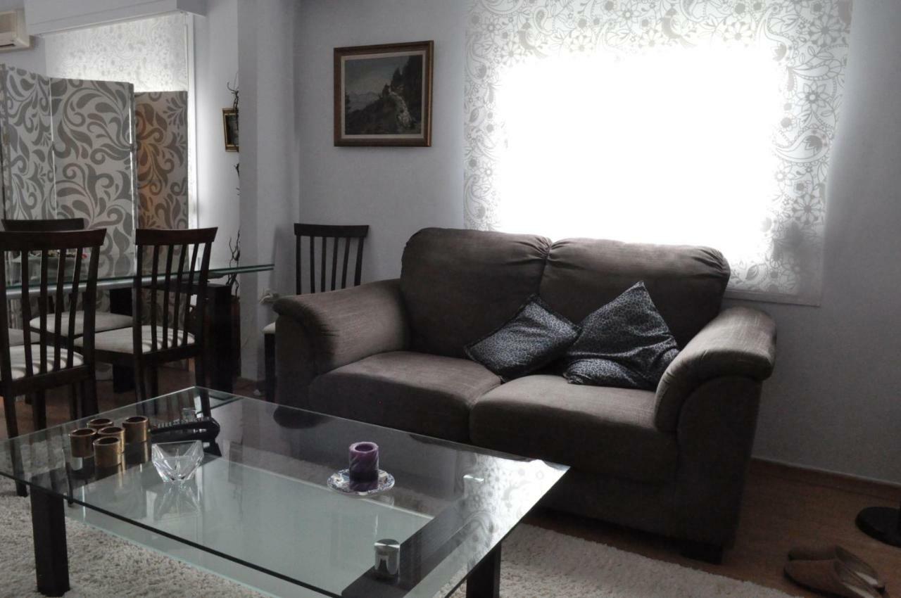 Awesome Home 3' From Metro เอเธนส์ ภายนอก รูปภาพ