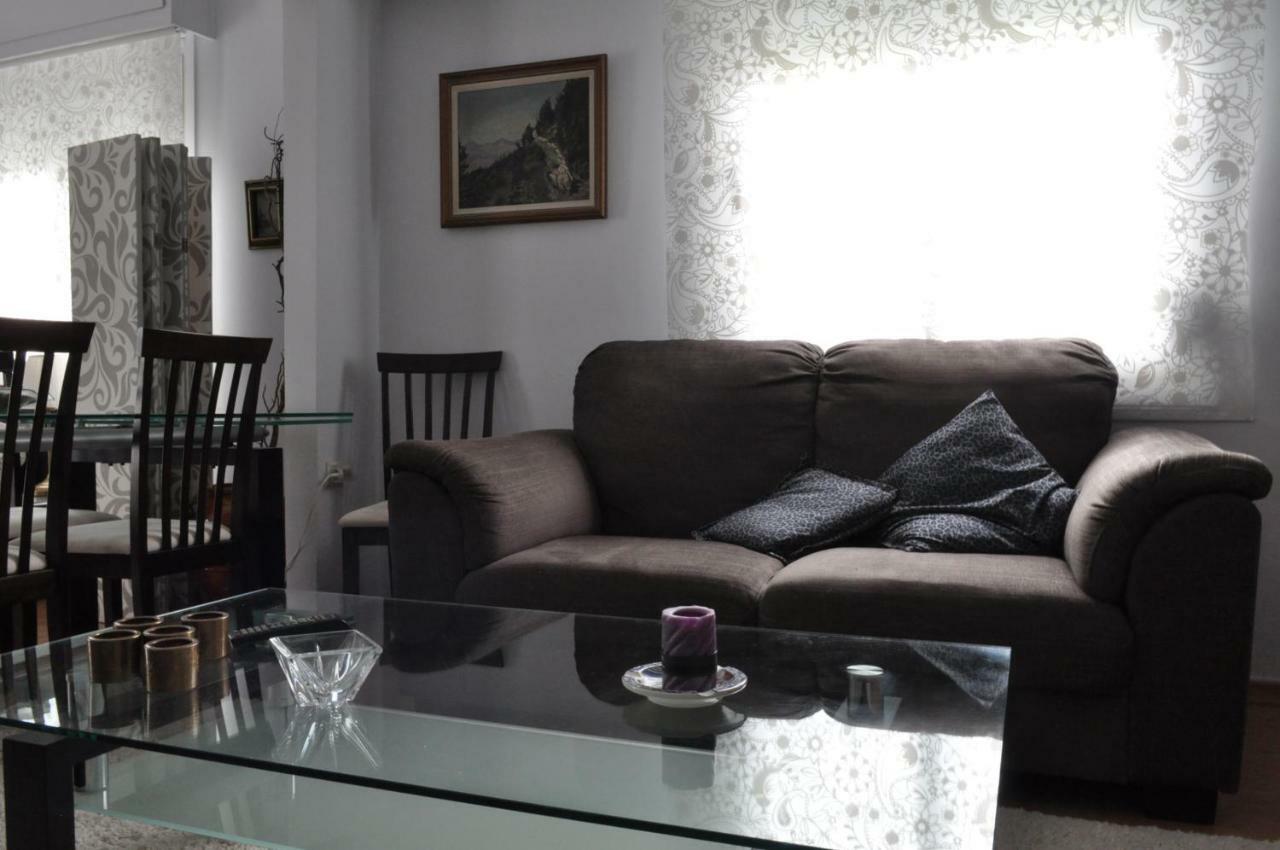Awesome Home 3' From Metro เอเธนส์ ภายนอก รูปภาพ