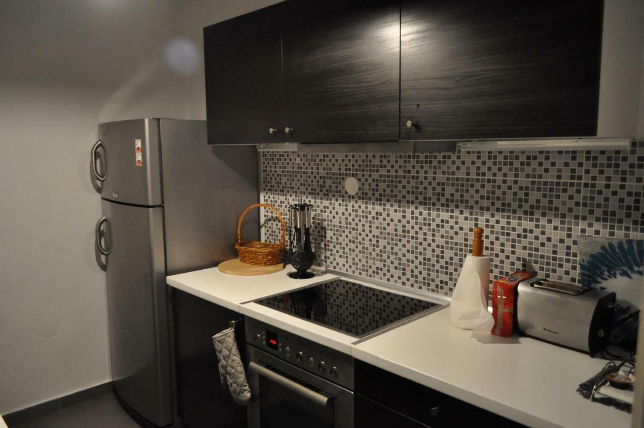 Awesome Home 3' From Metro เอเธนส์ ภายนอก รูปภาพ