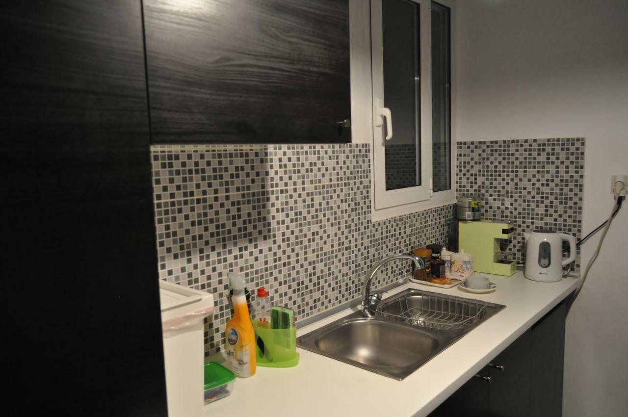 Awesome Home 3' From Metro เอเธนส์ ภายนอก รูปภาพ