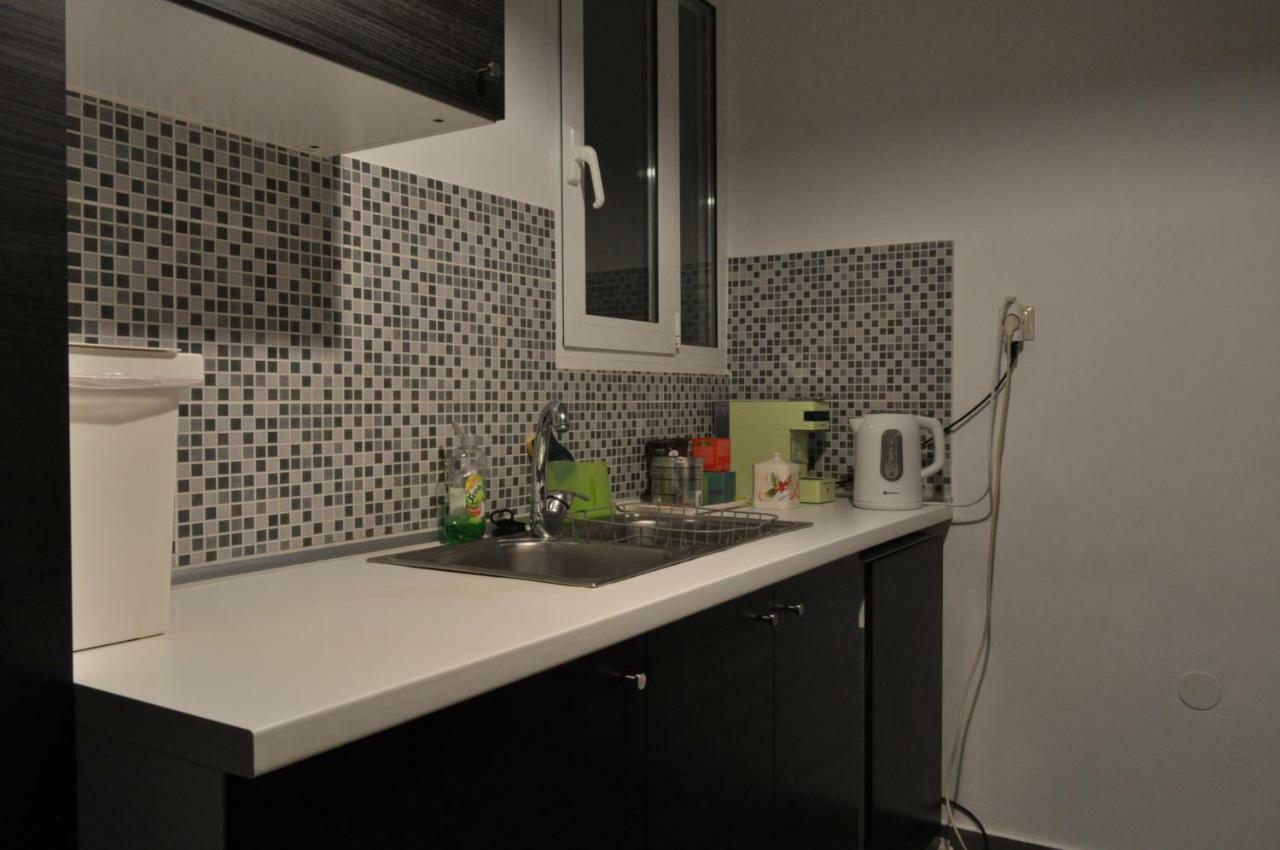 Awesome Home 3' From Metro เอเธนส์ ภายนอก รูปภาพ